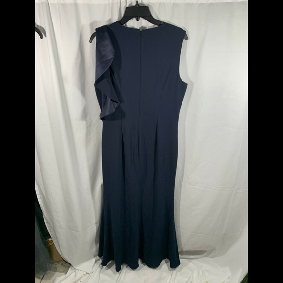 NEW Carmen Marc Valvo Infusion Cascade Ruffle Gown - Picture 9 of 12